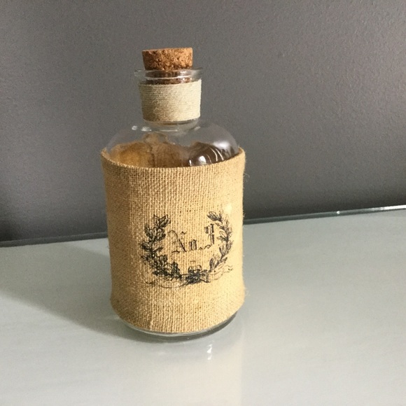 Farmhouse Style Bottle - Picture 1 of 8
